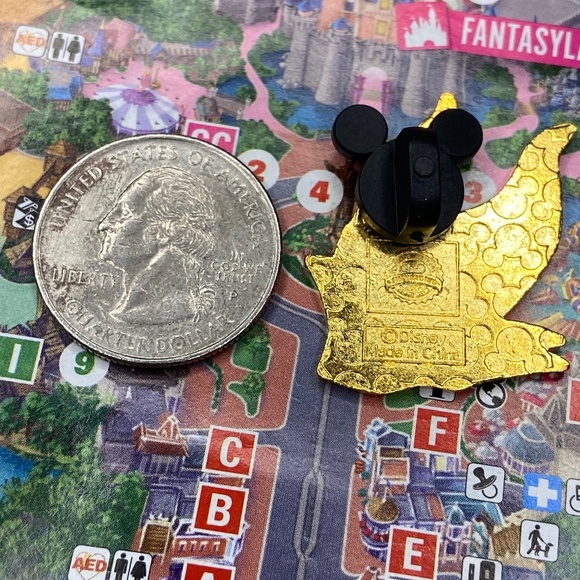 Disney Maleficent Villain Sleeping Beauty Headpiece black gold pin 2012 - Picture 3 of 4